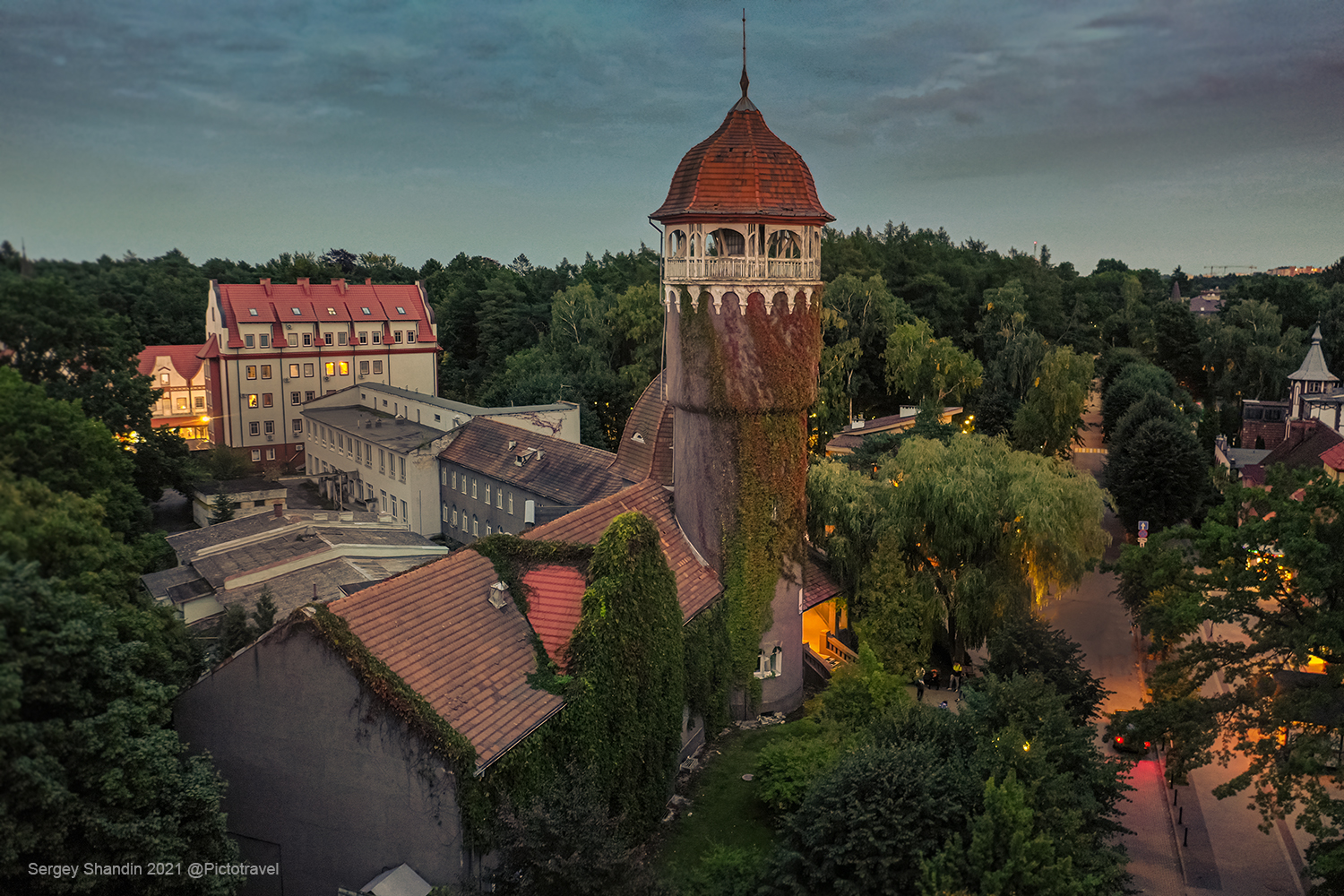 Фотограф Сергей Шандин. Городское. Без названия